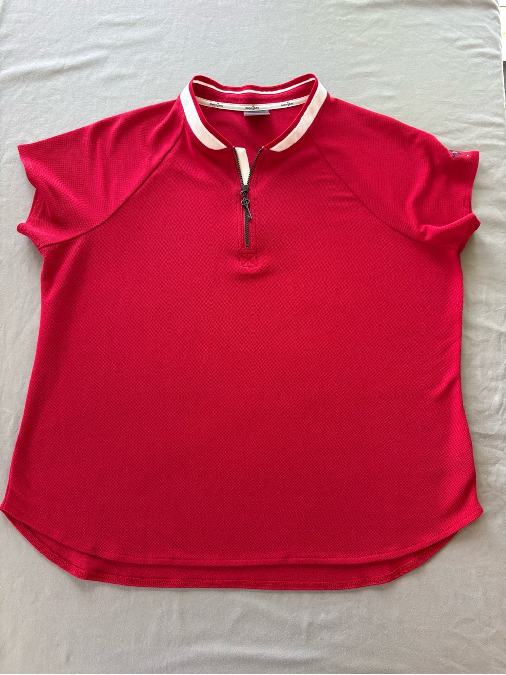 Belyn Key Red Short-Sleeve Zip-Neck Polo with White-Trim Collar